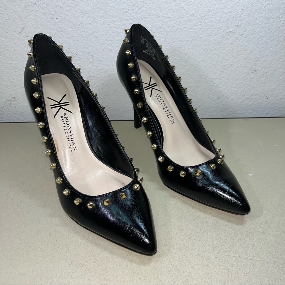04 kardashian kollection womens Heels size 6M Black With Gold Studs pumps 3”heel